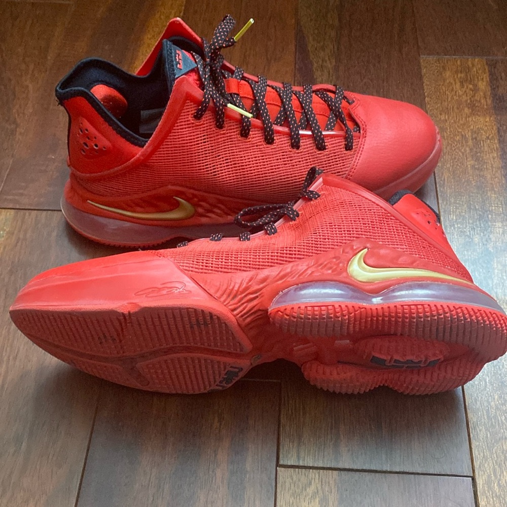 Mens Lebron Low XIX LT Crimson/white basketball shoes